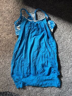 Lululemon blue tank with sports bra no pads
